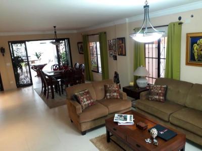 112251 - Altos de panama - casas