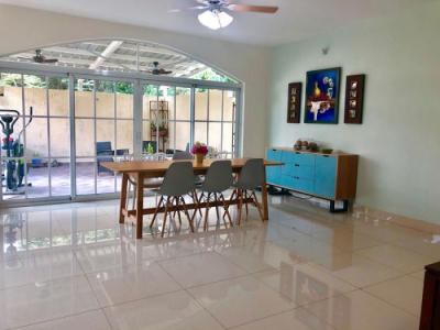 115181 - Clayton - houses - green fields