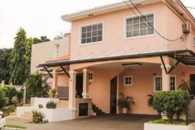 130404 - Amelia denis de icaza - houses