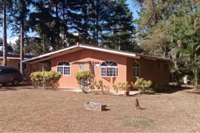 131585 - Cerro azul - houses