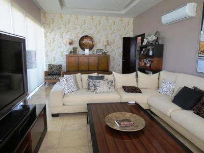 13587 - Calle 50 - apartamentos