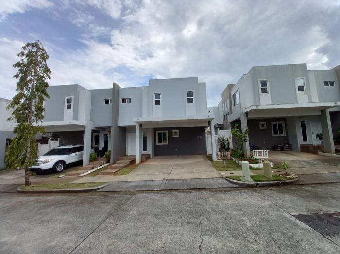 Venta de casa reposeída ph victoria, paseo del norte