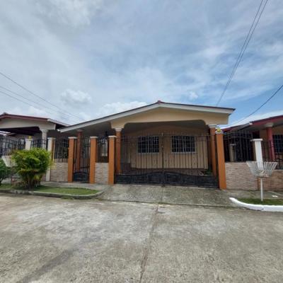 137010 - Brisas del golf - casas