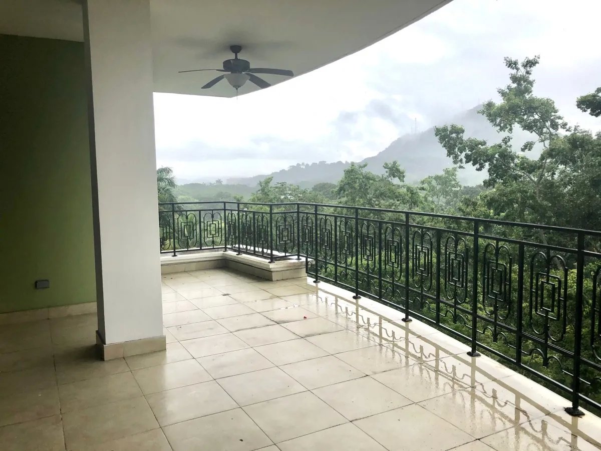 Apartamento de 3 Dormitorios con vistas a la Bah