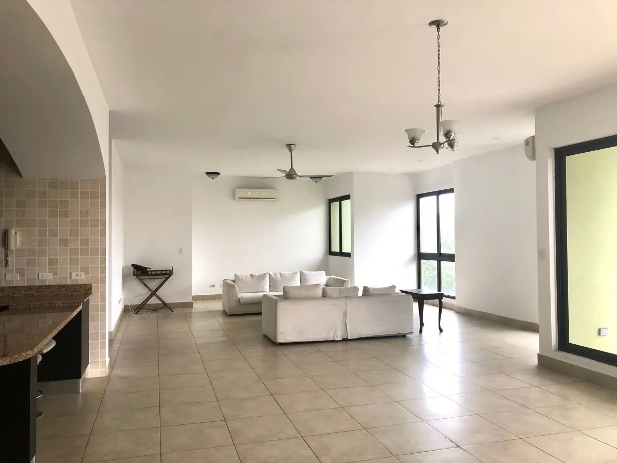 Apartamento de 3 Dormitorios con vistas a la Bah