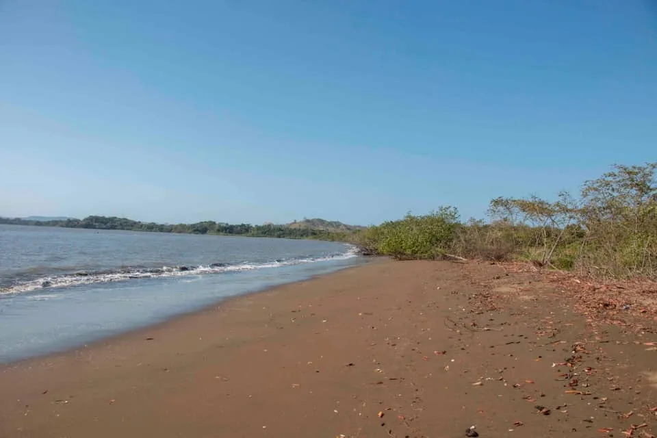 CASA A LA VENTA EN LAGO BAY