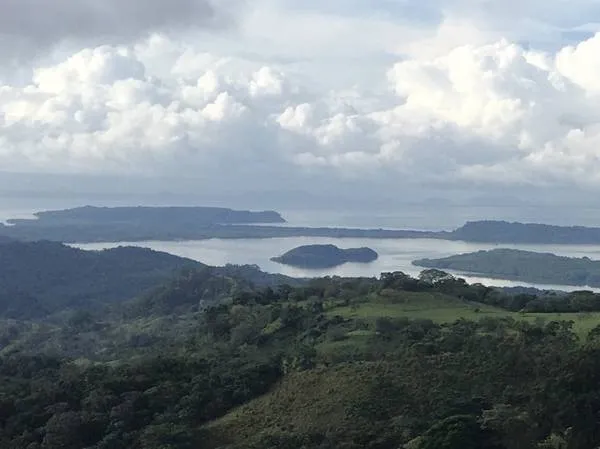 Vistas de 360° en colina con acceso a marina en Las Lajas de Tolé, Gua...