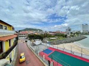 138786 - Casco Antiguo - commercials