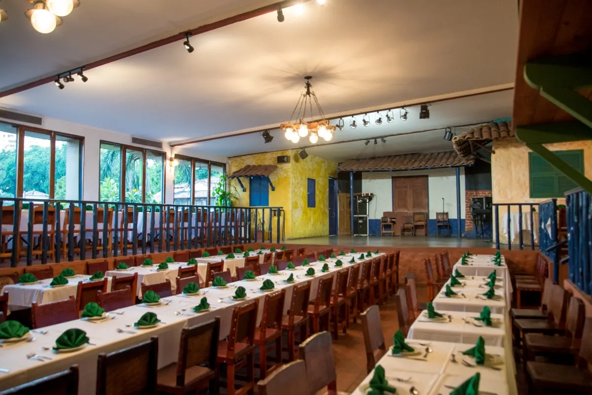 RESTAURANTE LAS TINAJAS EN VENTA EN LA CIUDAD DE PANAMA.