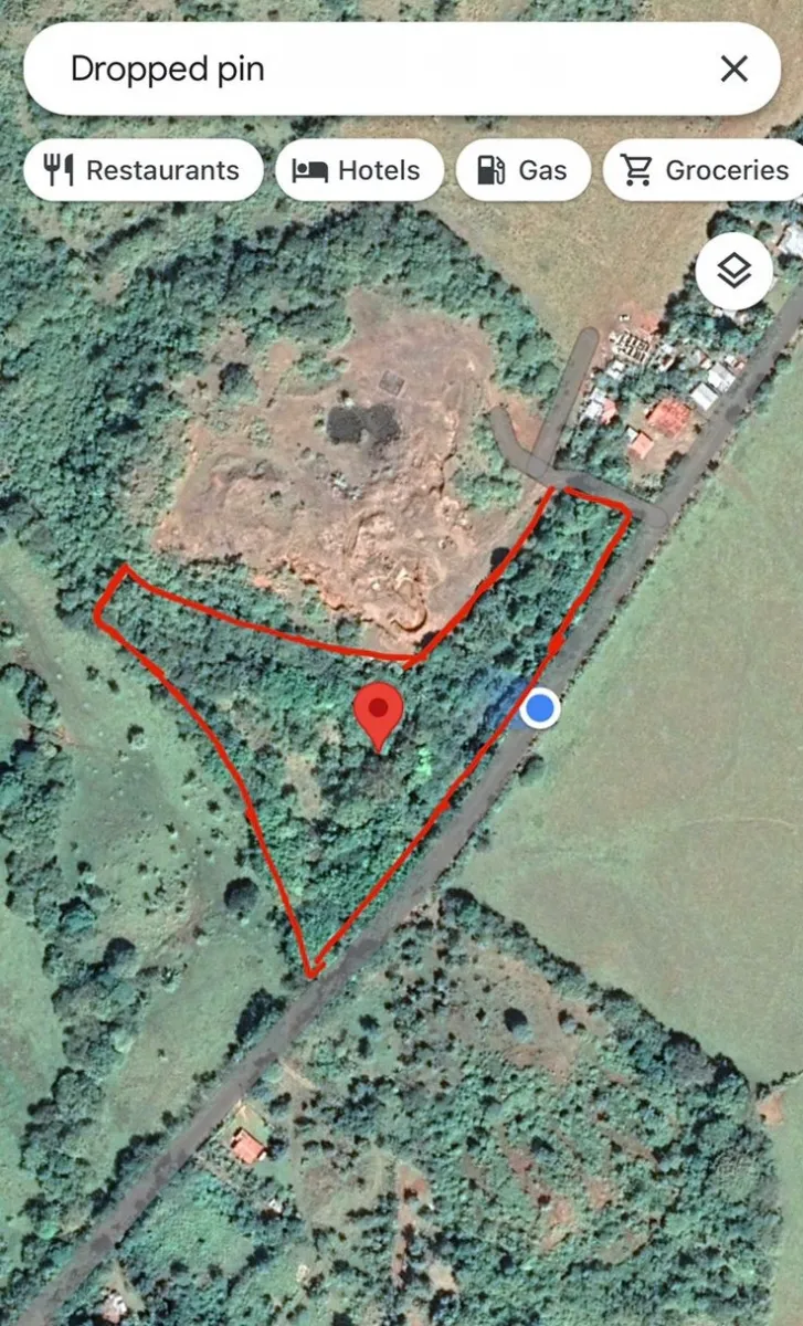 PROPIEDAD DE GRAN POTENCIAL A LA VENTA EN EL BORDE DE LA CALLE PRINCIPAL, EN HICACO, SANTA CATALINA, VERAGUAS. DE 13.000 METROS CUADRADOS (3,212 ACRES