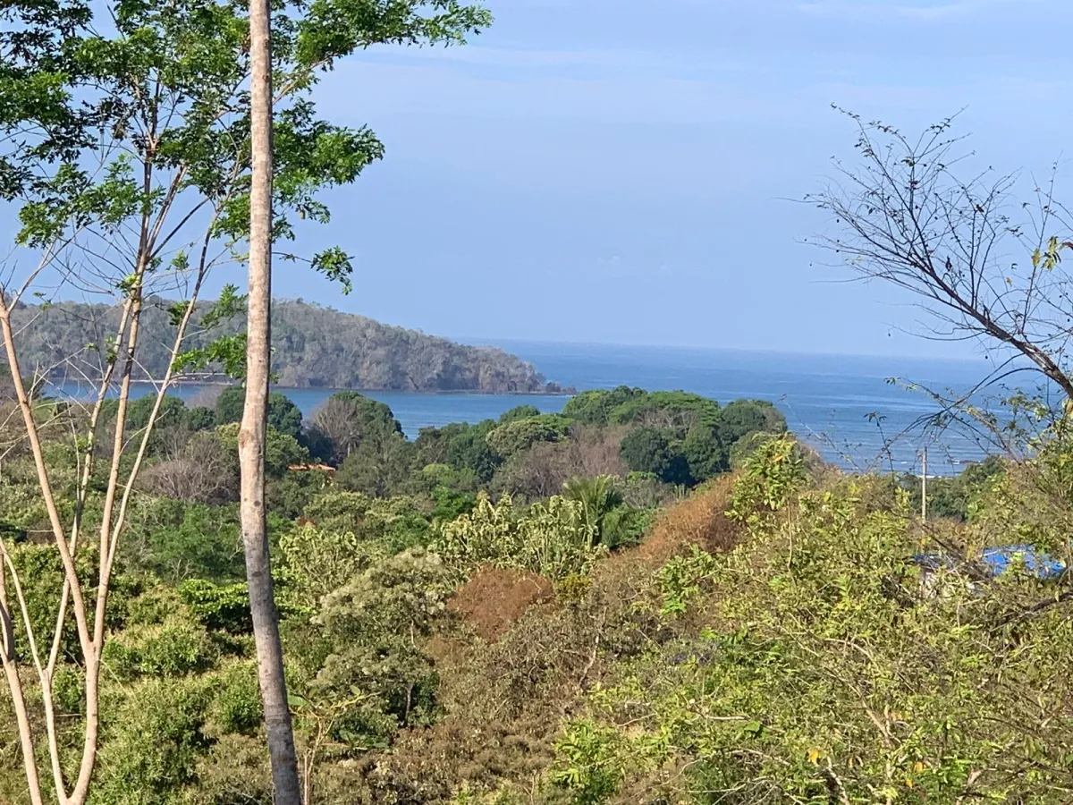 PROPIEDAD EN VENTA EN SANTA CATALINA CON VISTAS PANORAMICAS AL MAR
