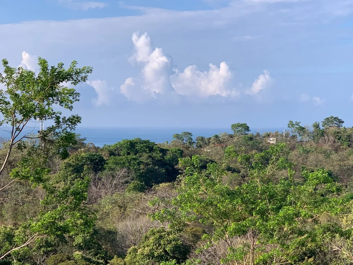 PROPIEDAD EN VENTA EN SANTA CATALINA CON VISTAS PANORAMICAS AL MAR