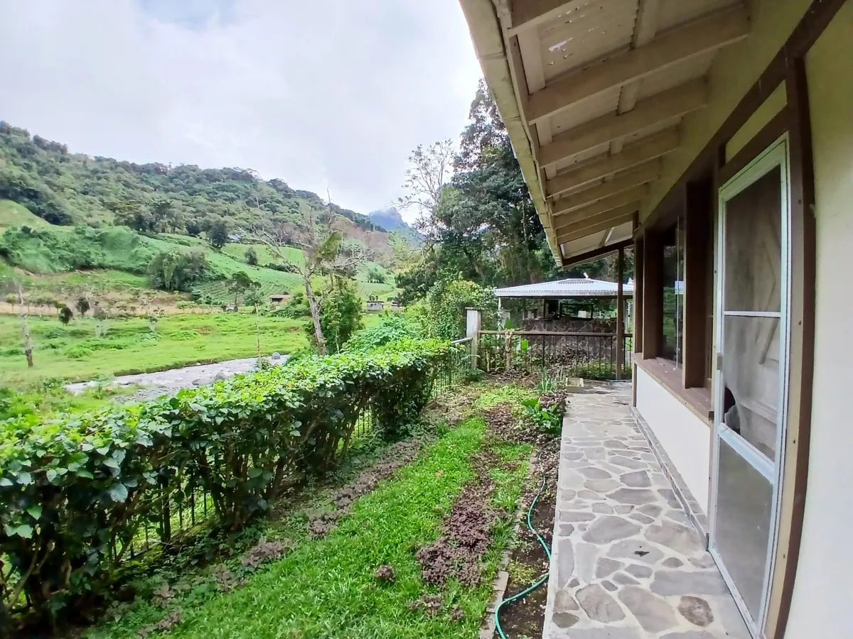 Beautiful park property in a refreshing high-altitude location
