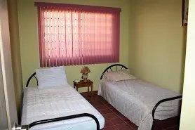 Gran casa con excelentes vistas a la monta
