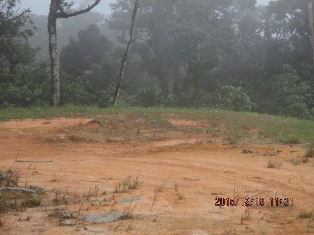 Lote con vista estupenda y espacio plano de construcci