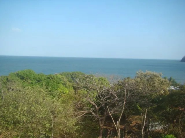 Lote con vista al mar