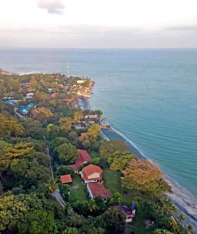 Se alquila casa frente al mar en playa el palmar, san carlos, panamá