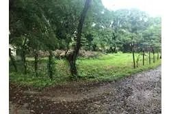 Terreno en playa reina de 1370 m2 titulada