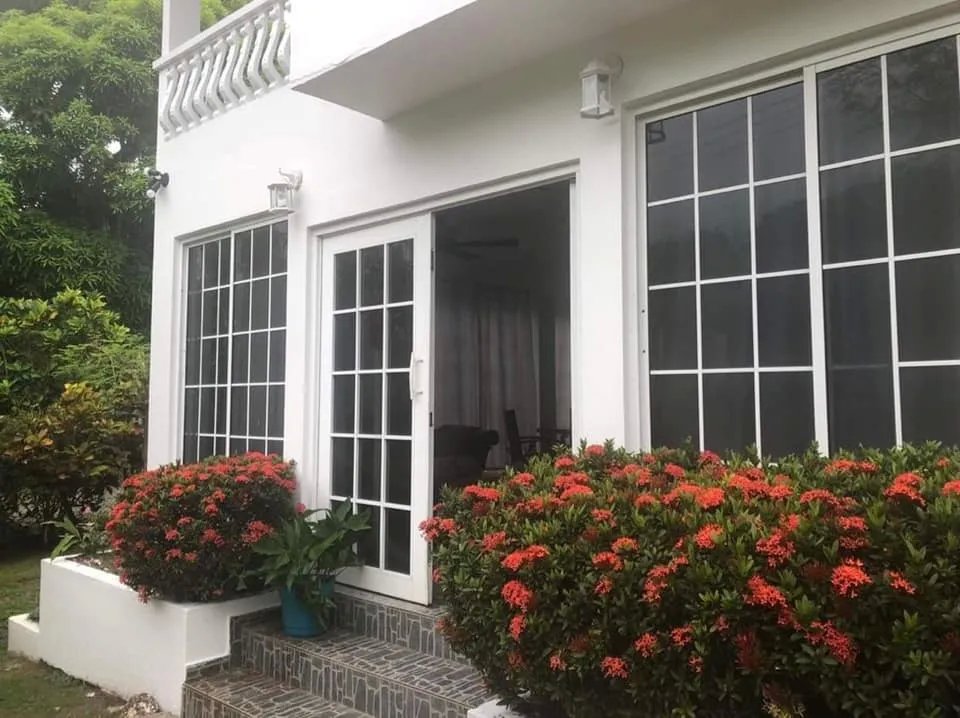 Se alquila casa de 2 habitaciones en el palmar, san carlos, panama oeste