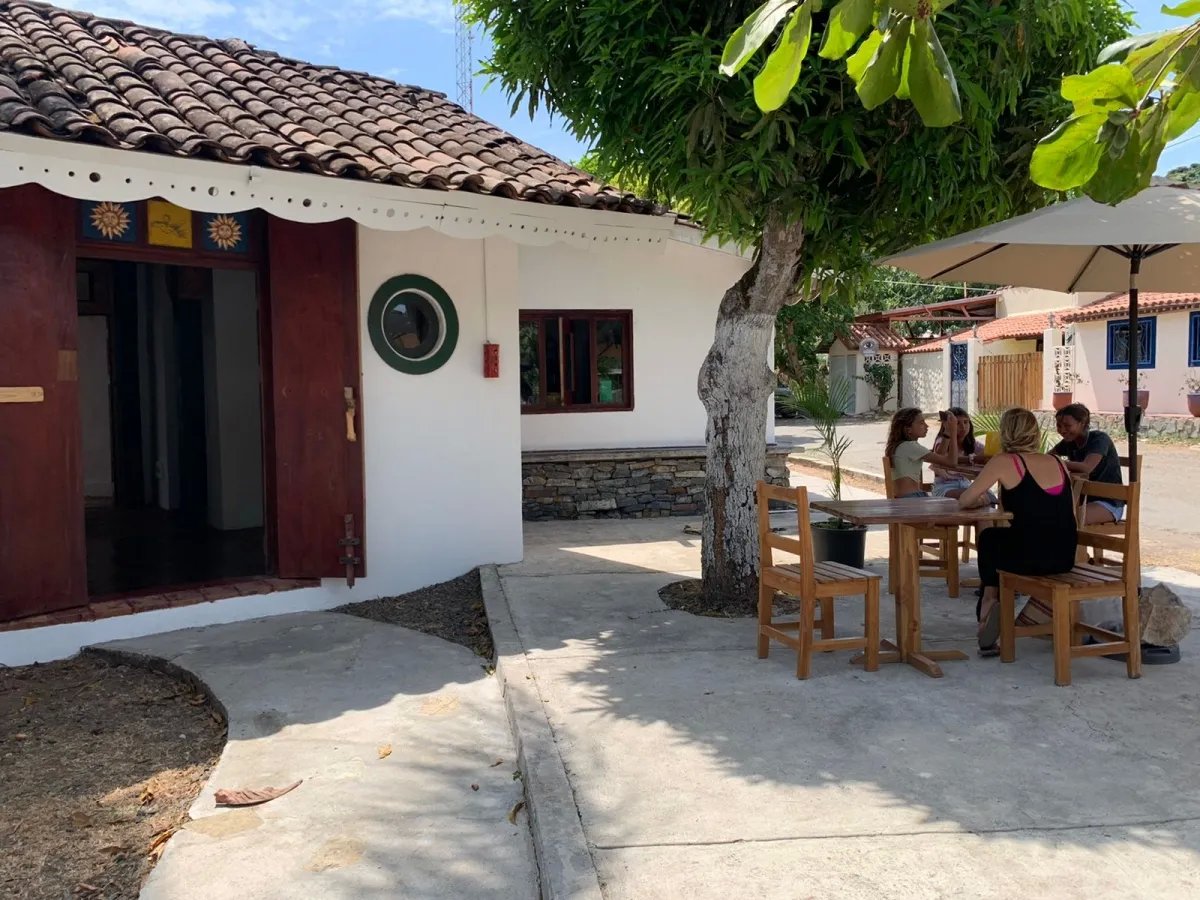 Se vende lote de 500 metros cuadrados en la localidad de pedasi, provincia de los santos.