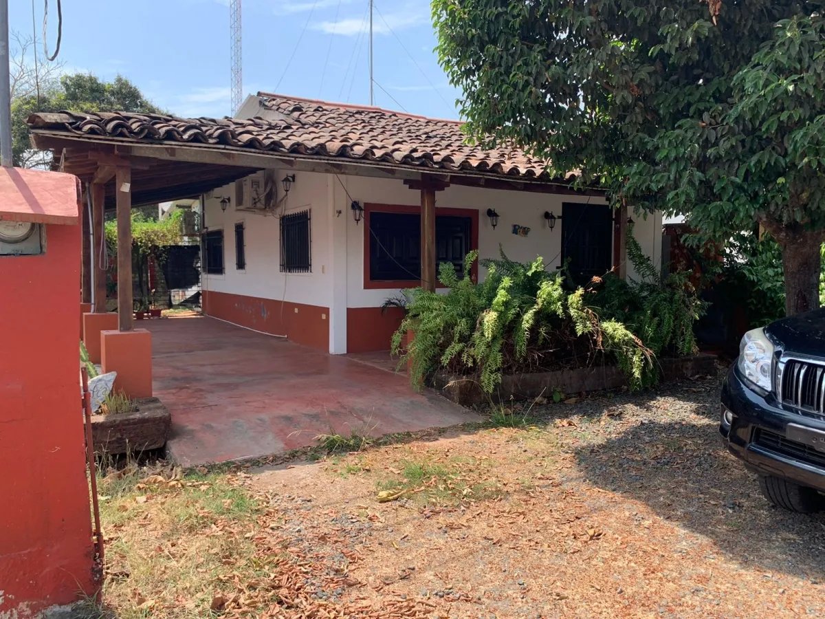 Se vende lote de 500 metros cuadrados en la localidad de pedasi, provincia de los santos.