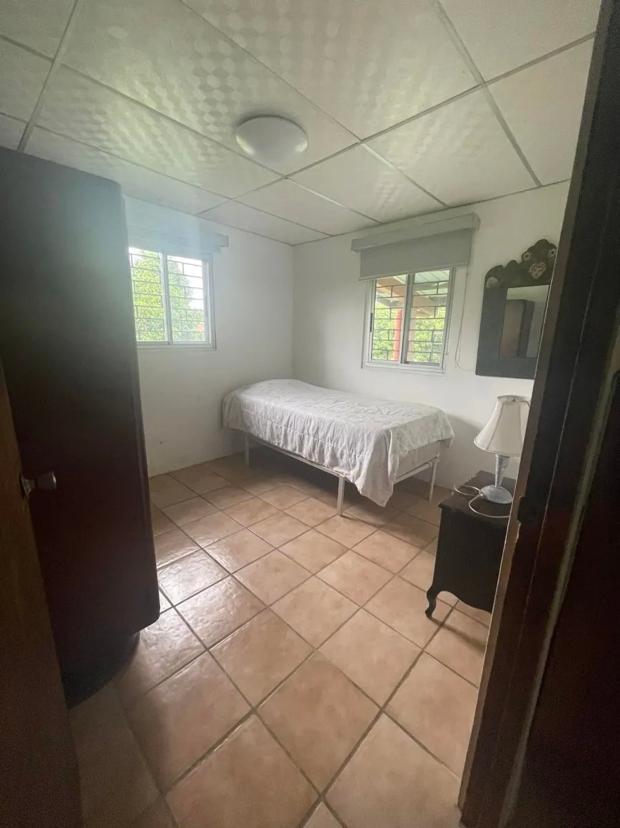 Se alquila casa en coronado