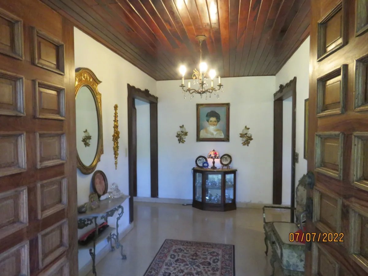 Gran casa familiar junto al centro comercial terronal en zona comercia...