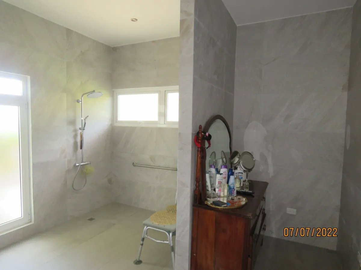 Gran casa familiar junto al centro comercial terronal en zona comercial