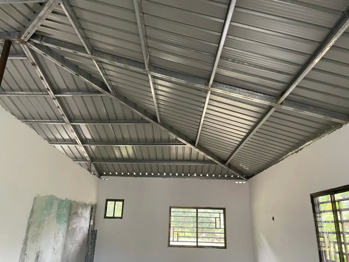 Casa casi terminada en un gran terreno en dolega