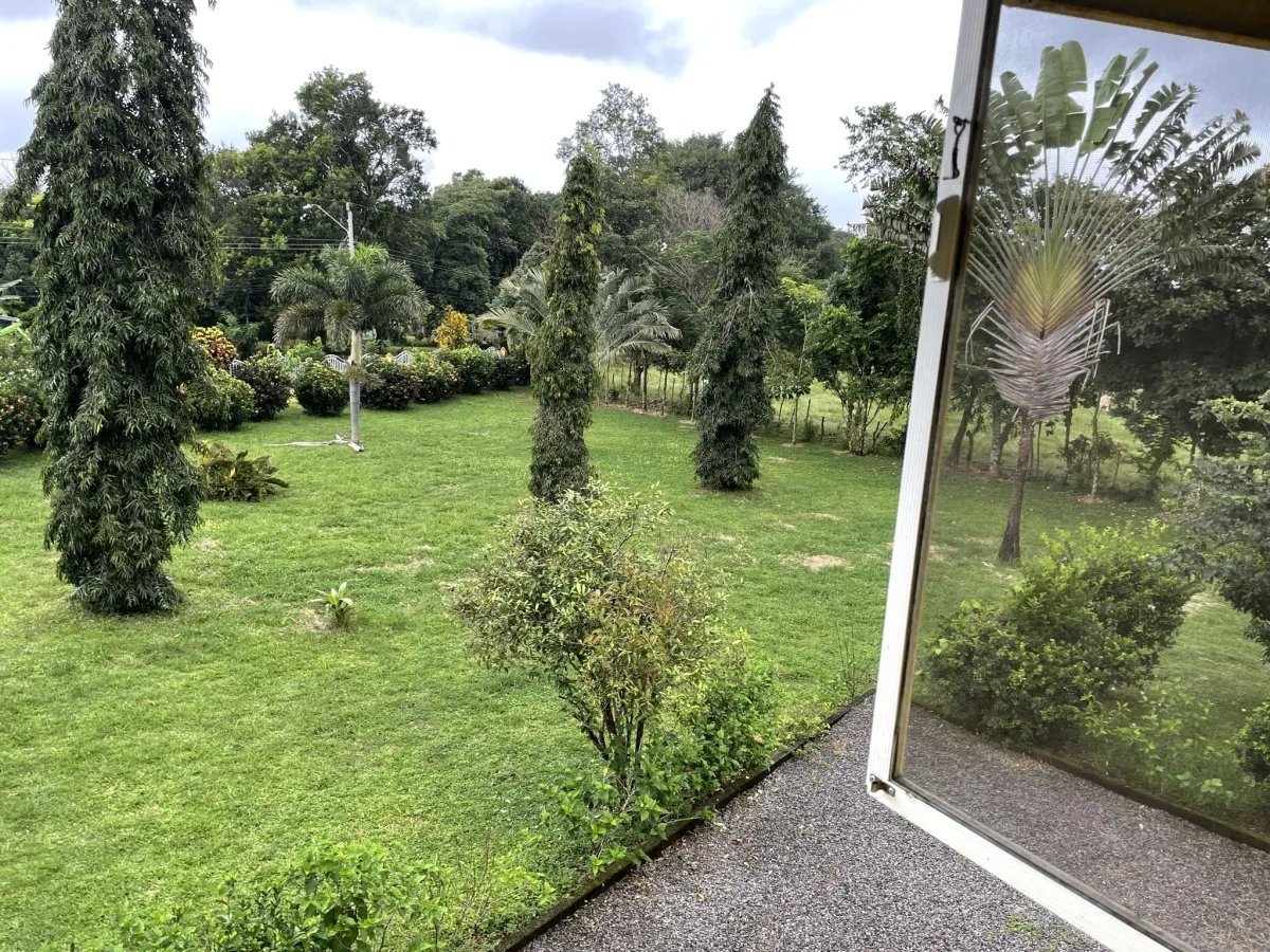 Alegre casa familiar en un gran terreno cerca de dolega