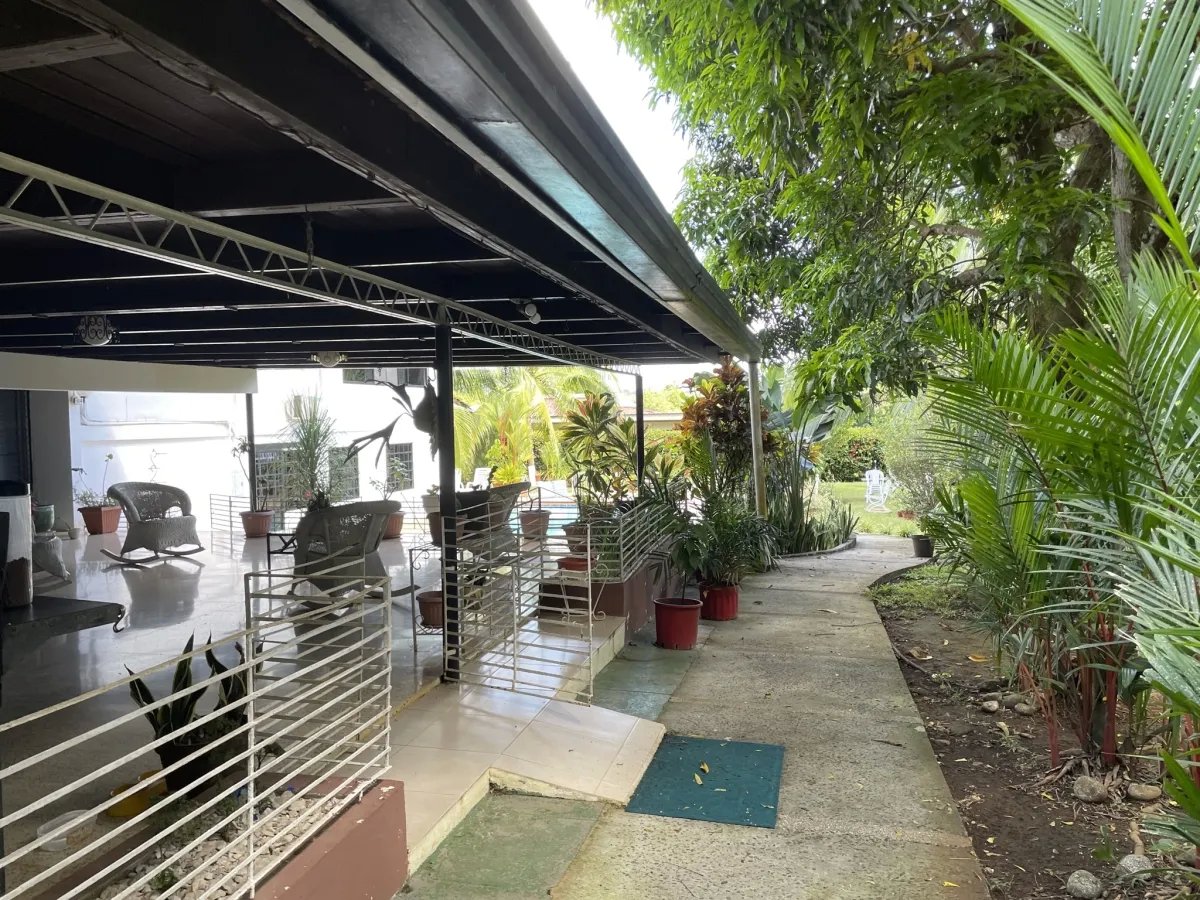 Casa clásica de mid-century en la mejor zona residencial de david
