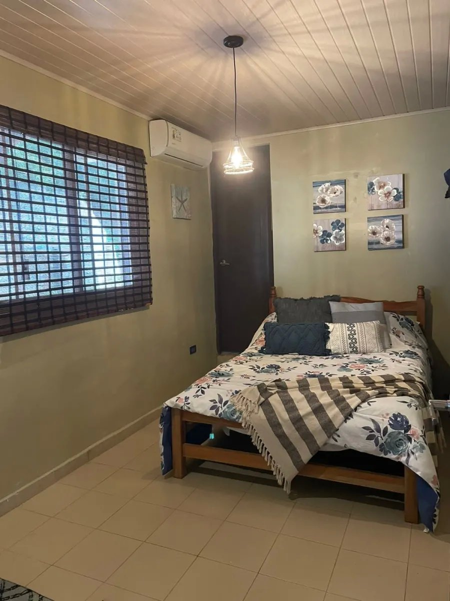 Lote comercial con casa en santa catalina pueblo centee