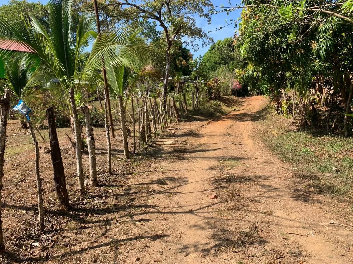 Se vende propiedad de 800 metros cuadrados, frente al mar. playa lagartero, santa catalina