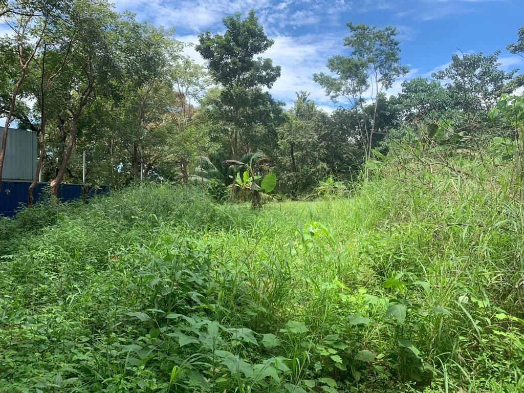 Se vende propiedad de casi 1,000 metros de terreno, en  el centro de santa catalina, veraguas, panamá