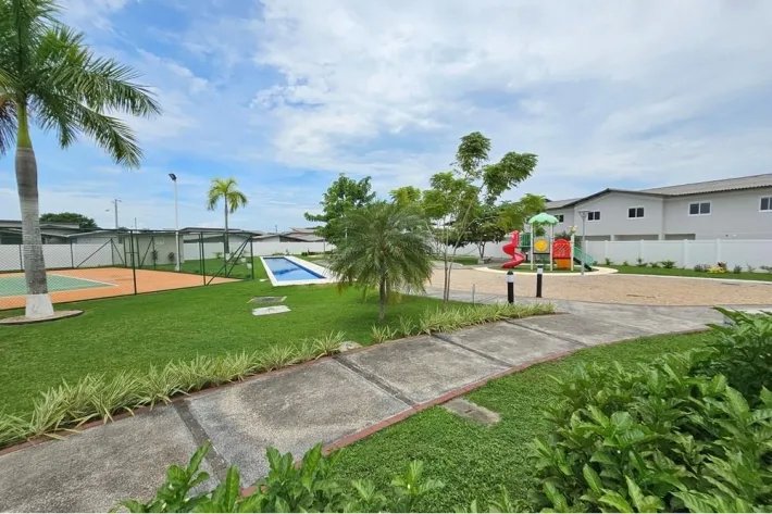Venta de casa en villa sur, costa sur