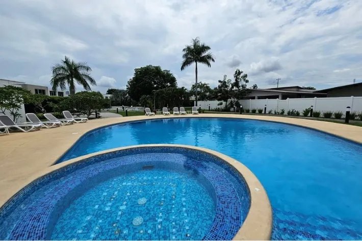 Venta de casa en villa sur, costa sur