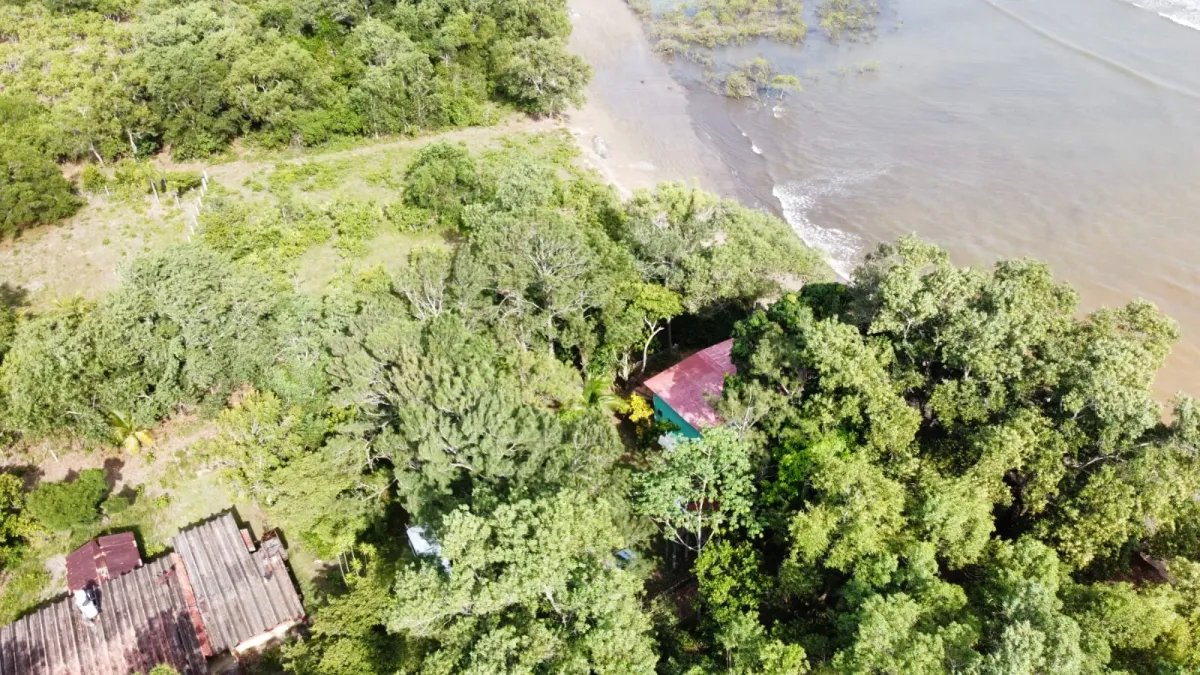 Sencilla casa de vacaciones en playa nanzal