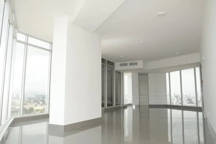 Venta de oficina en edificio golden point, vía ricardo j alfaro, bethania