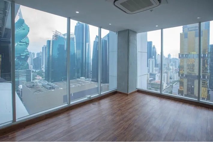 Venta de oficina en área bancaria, obarrio