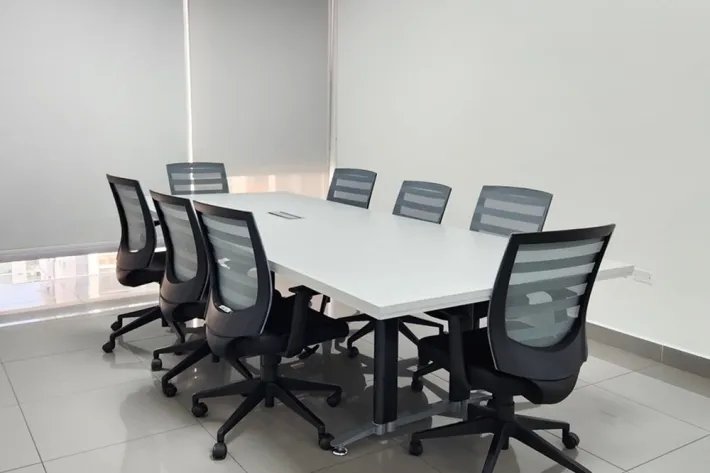 Alquiler de oficina vacía en ph torre aseguradora ancón, costa del este