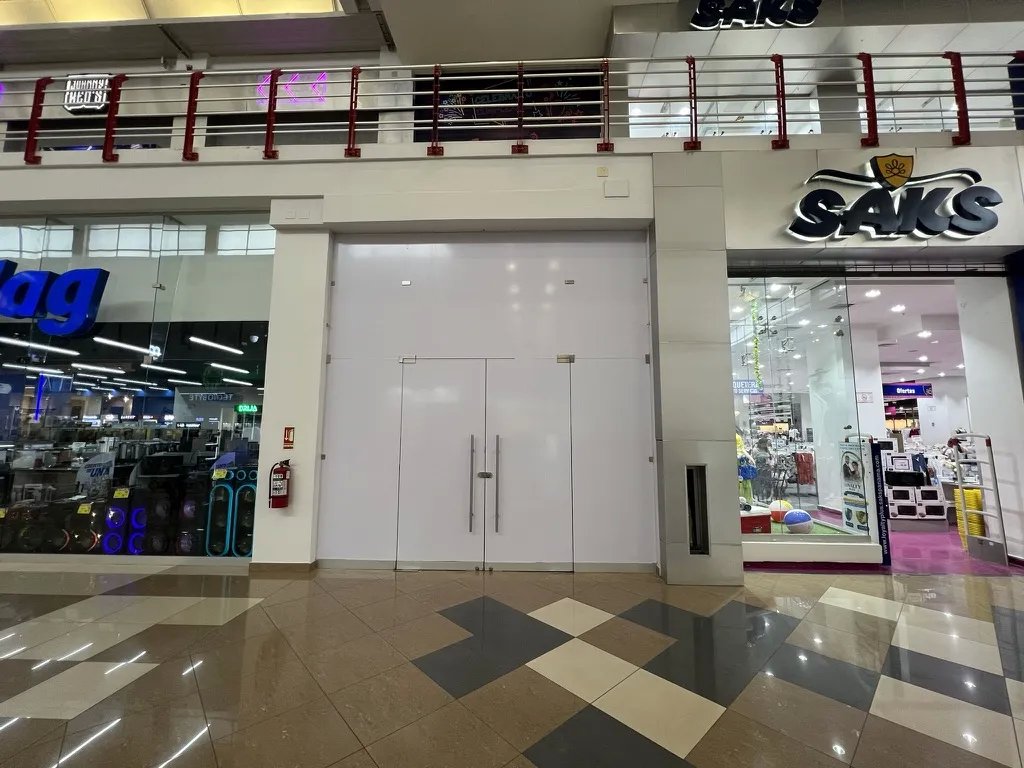 Se vende o alquila local comercial en westland mall