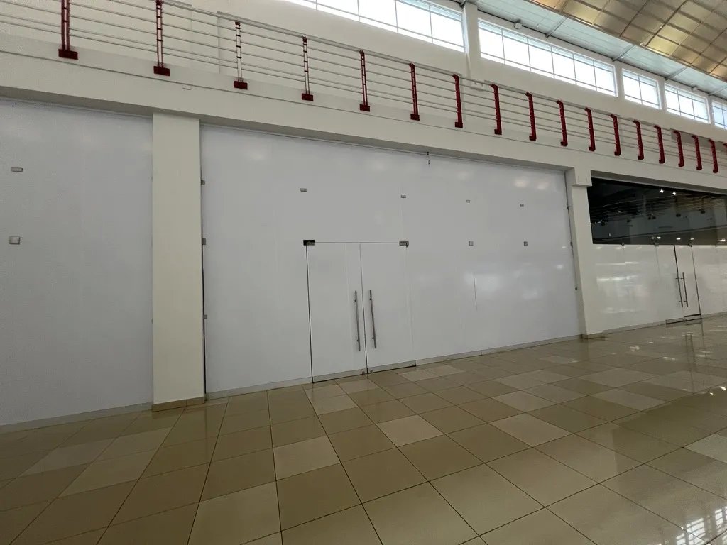 Se vende o alquila local comercial en westland mall
