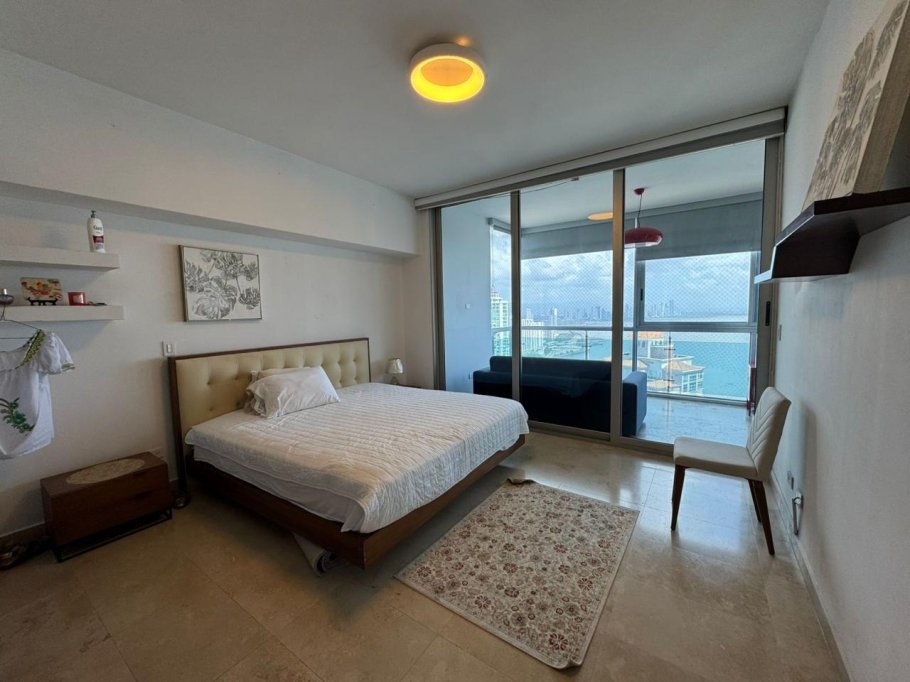 Venta o alquiler de apartamento amoblado en punta pacífica, panamá