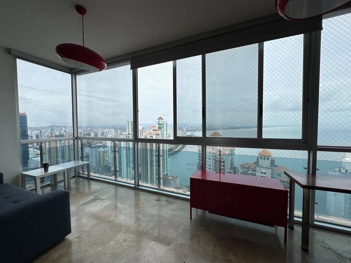 Venta o alquiler de apartamento amoblado en punta pacífica, panamá