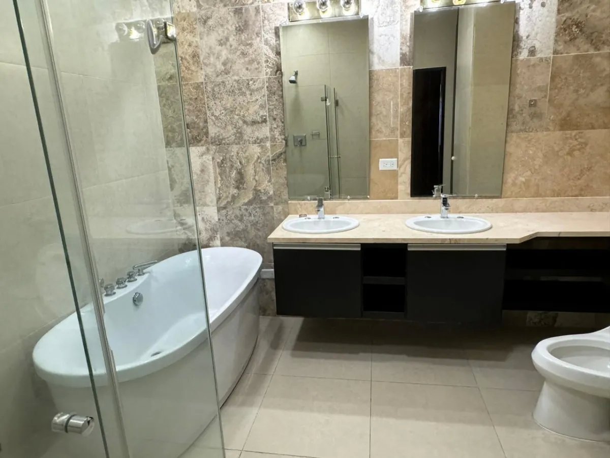Venta de apatamento amoblado en ph rivage, ave. balboa