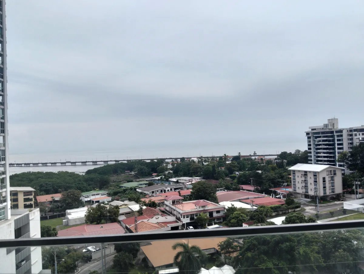 Nuevo y exclusivo apartamento cerca de costa del este/new & exclusive apartment close to costa del este