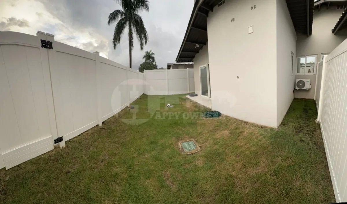 Alquiler de casa en villa sur residence, costa sur