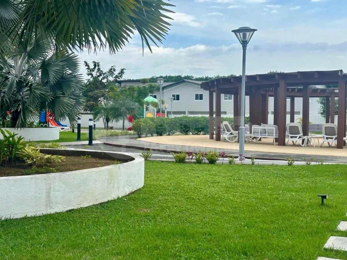 Alquiler de casa en villa sur residence, costa sur