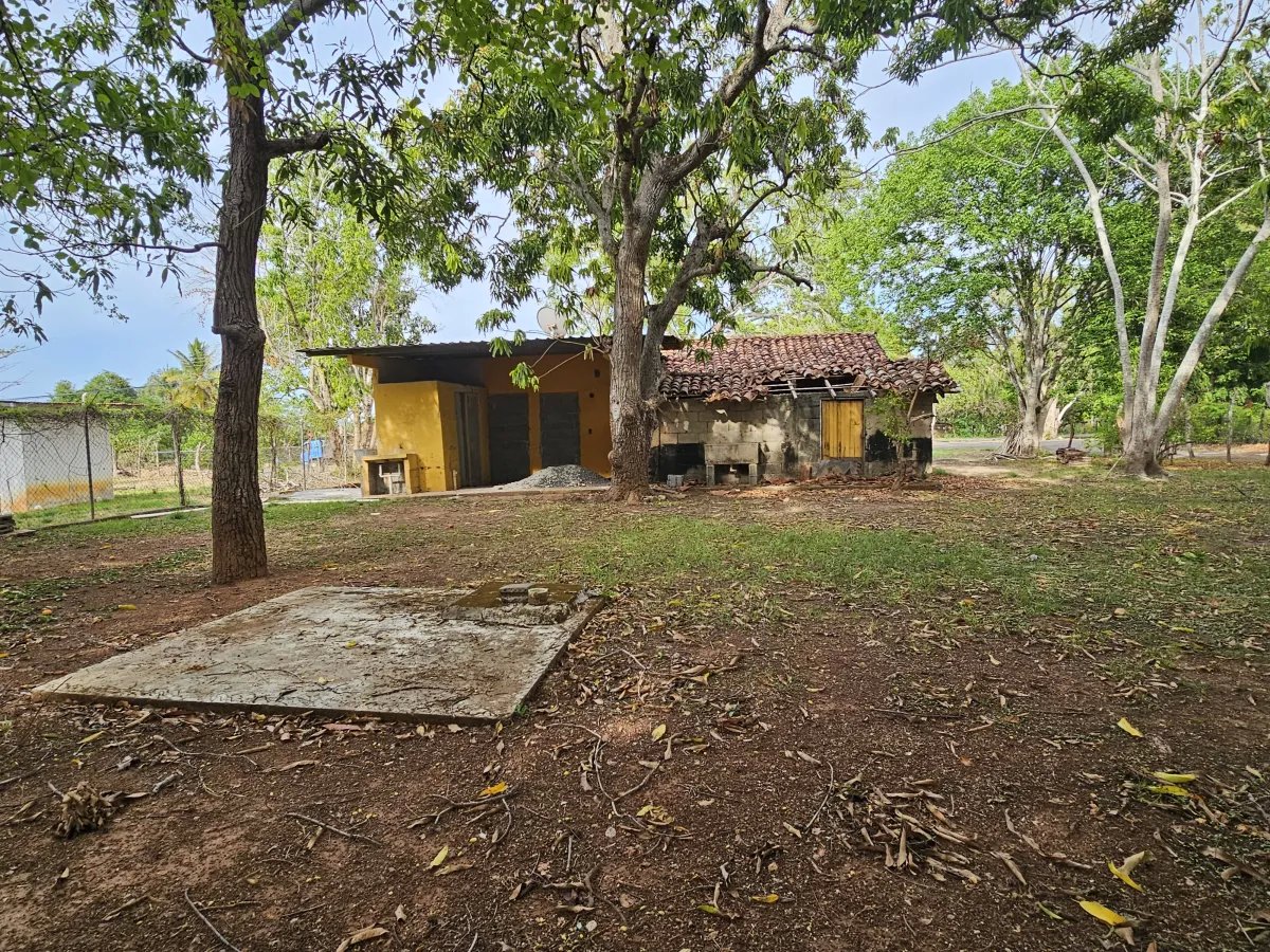 Se vende propiedad en centro de santa ana, los santos