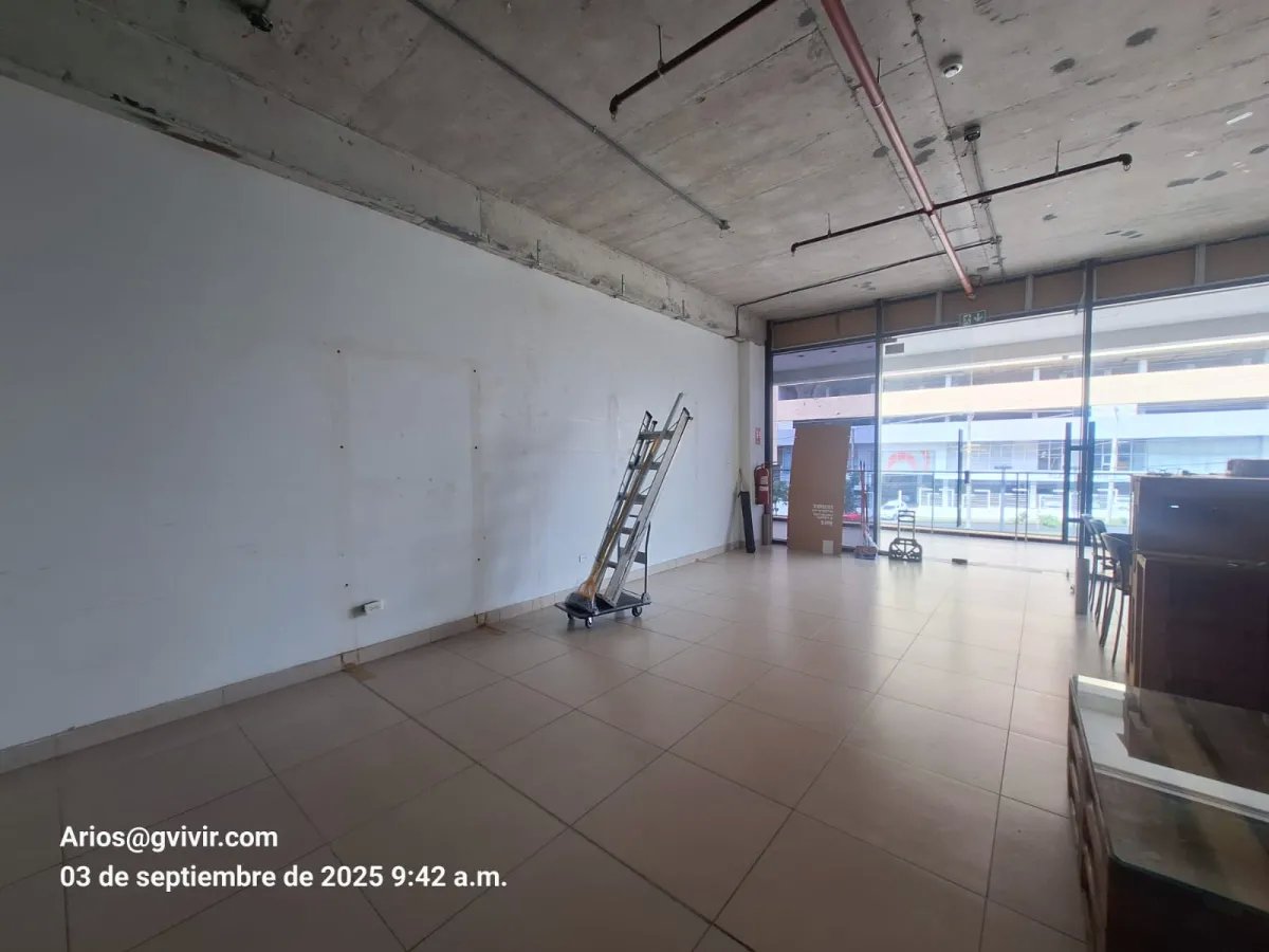 Alquiler de locales/oficinas en ph liberty plaza, 12 de octubre
